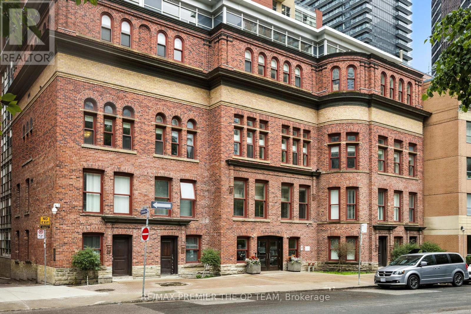 407 - 11 St Joseph Street, Toronto, ON - Outdoor With Facade