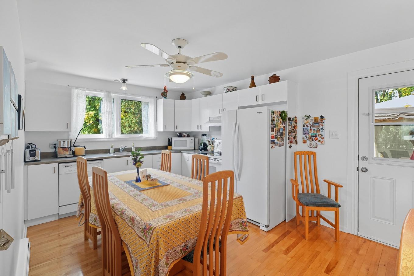 Cuisine - 101 Rue Des Oliviers, Gatineau (Hull), QC - Indoor Photo Showing Dining Room