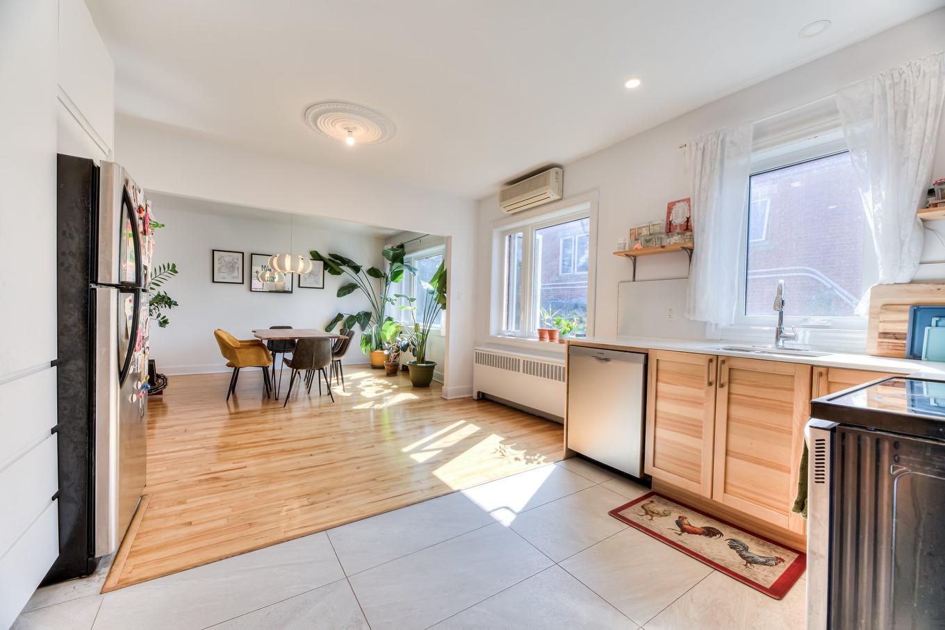 Living room - 4209 Av. Isabella, Montréal (Côte-Des-Neiges/Notre-Dame-De-Grâce), QC - Indoor