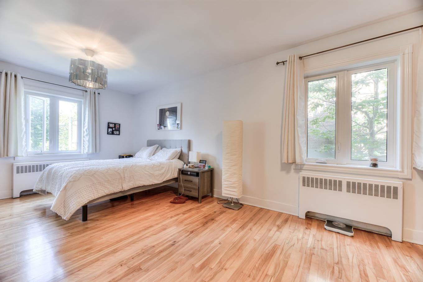 Bedroom - 4209 Av. Isabella, Montréal (Côte-Des-Neiges/Notre-Dame-De-Grâce), QC - Indoor Photo Showing Bedroom