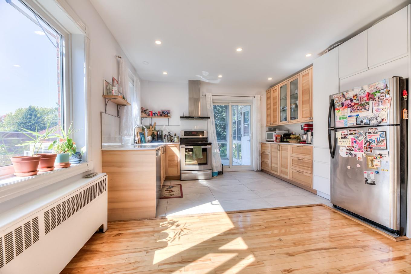 Living room - 4209 Av. Isabella, Montréal (Côte-Des-Neiges/Notre-Dame-De-Grâce), QC - Indoor