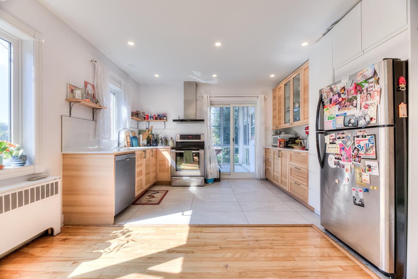 Living room - 4209 Av. Isabella, Montréal (Côte-Des-Neiges/Notre-Dame-De-Grâce), QC - Indoor