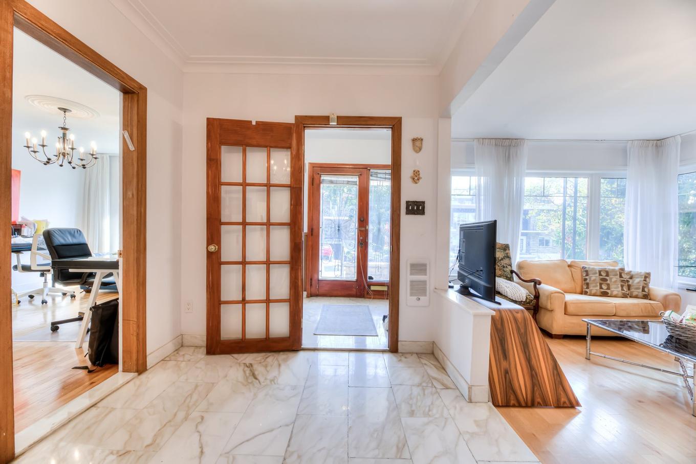 Living room - 4209 Av. Isabella, Montréal (Côte-Des-Neiges/Notre-Dame-De-Grâce), QC - Indoor