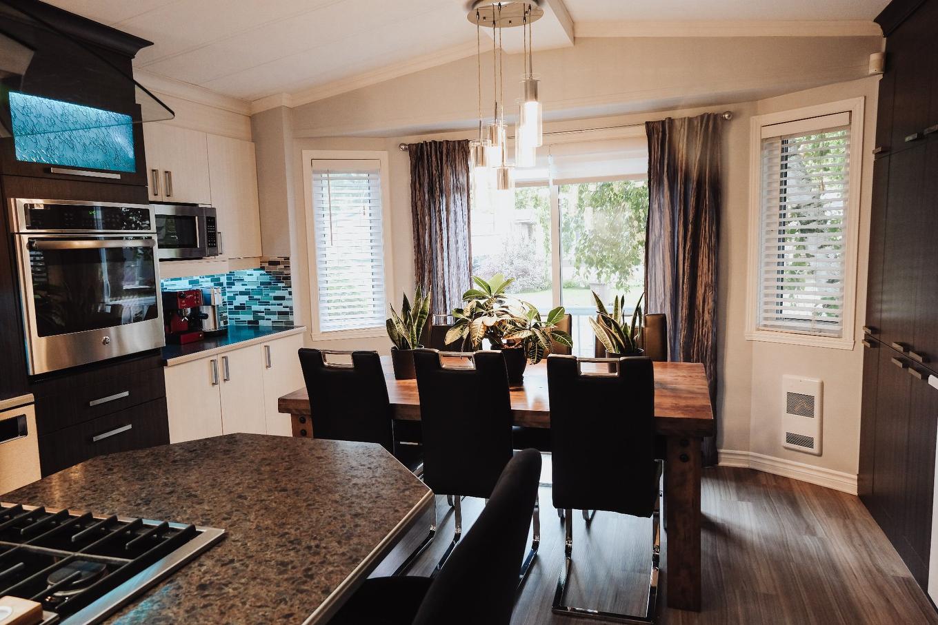 Salle à manger - 93 9E Rue, Saint-Jean-Sur-Richelieu, QC - Indoor Photo Showing Dining Room