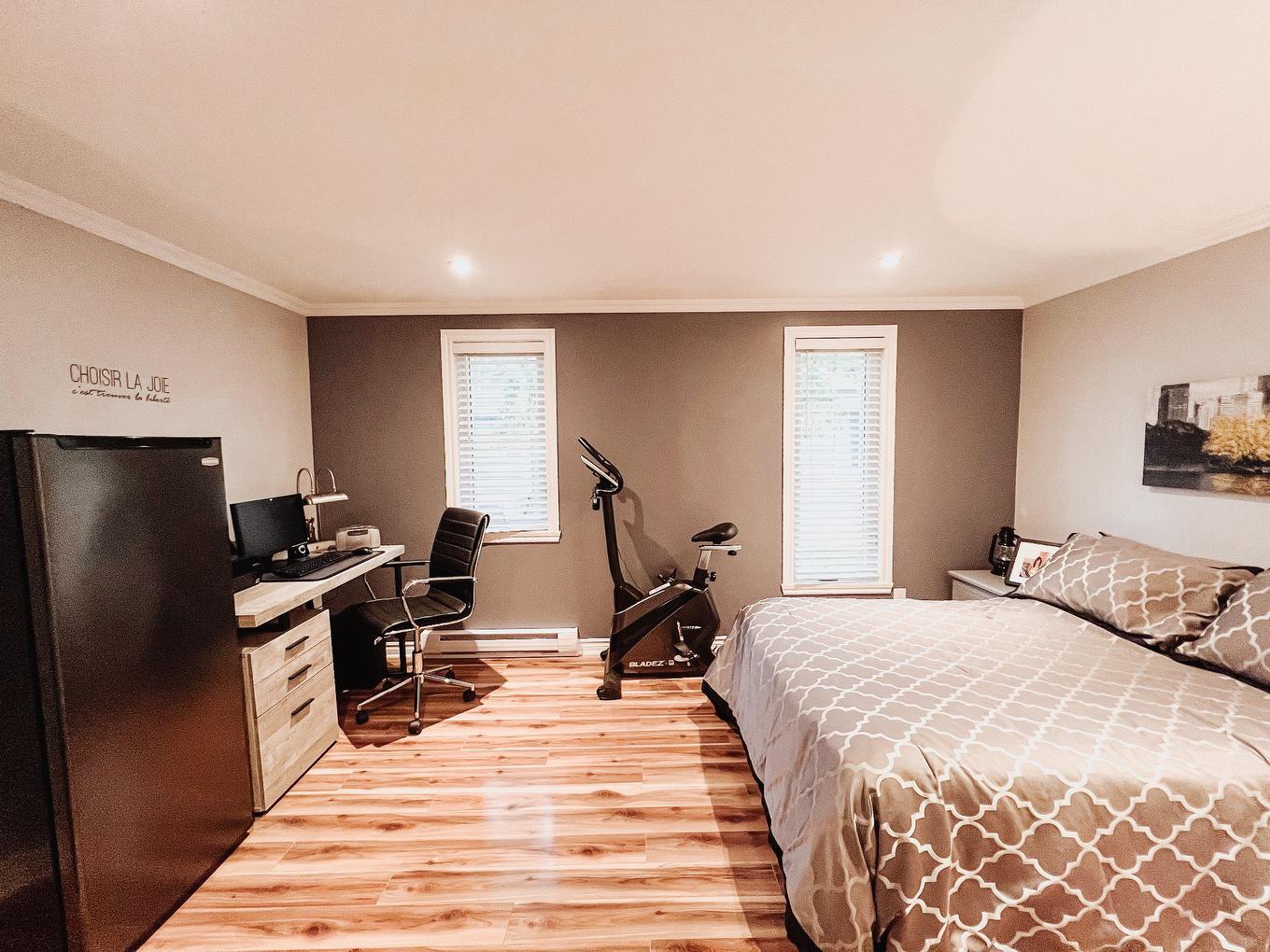 Chambre à coucher - 93 9E Rue, Saint-Jean-Sur-Richelieu, QC - Indoor Photo Showing Bedroom