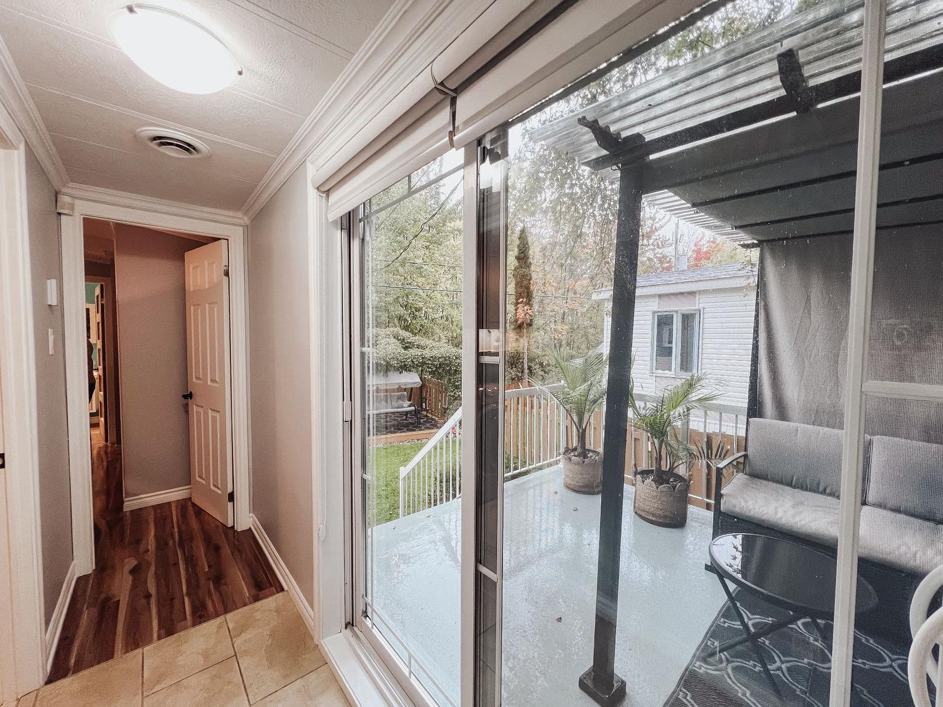 Balcon - 93 9E Rue, Saint-Jean-Sur-Richelieu, QC - Indoor Photo Showing Other Room