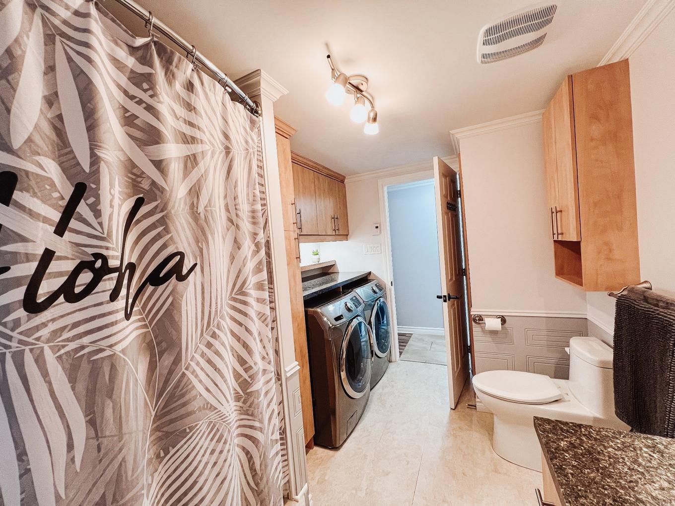 Salle de bains - 93 9E Rue, Saint-Jean-Sur-Richelieu, QC - Indoor Photo Showing Laundry Room