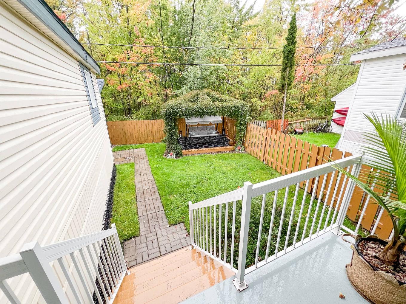 Vue d'ensemble - 93 9E Rue, Saint-Jean-Sur-Richelieu, QC - Outdoor With Deck Patio Veranda With Exterior