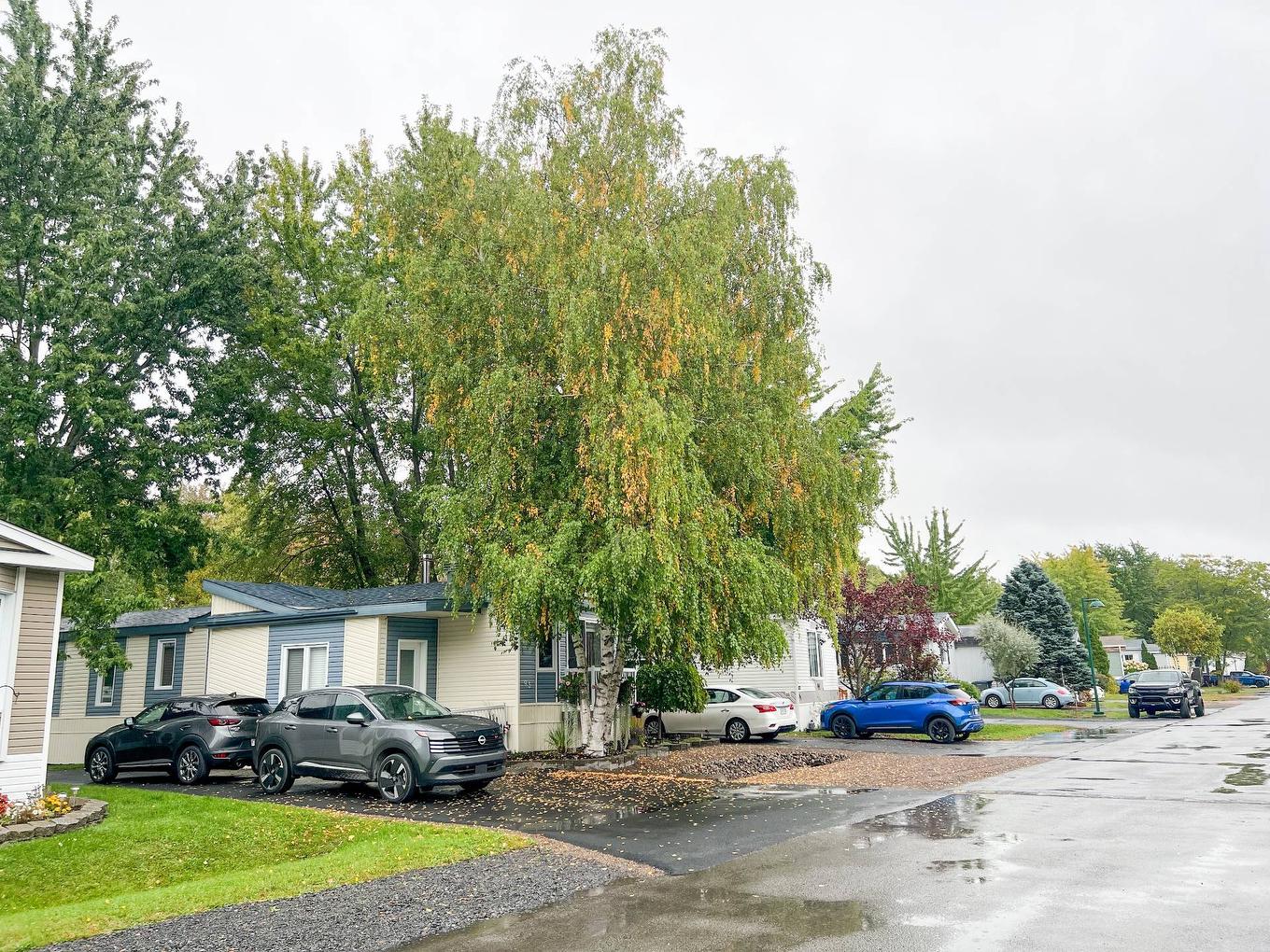 Rue - 93 9E Rue, Saint-Jean-Sur-Richelieu, QC - Outdoor