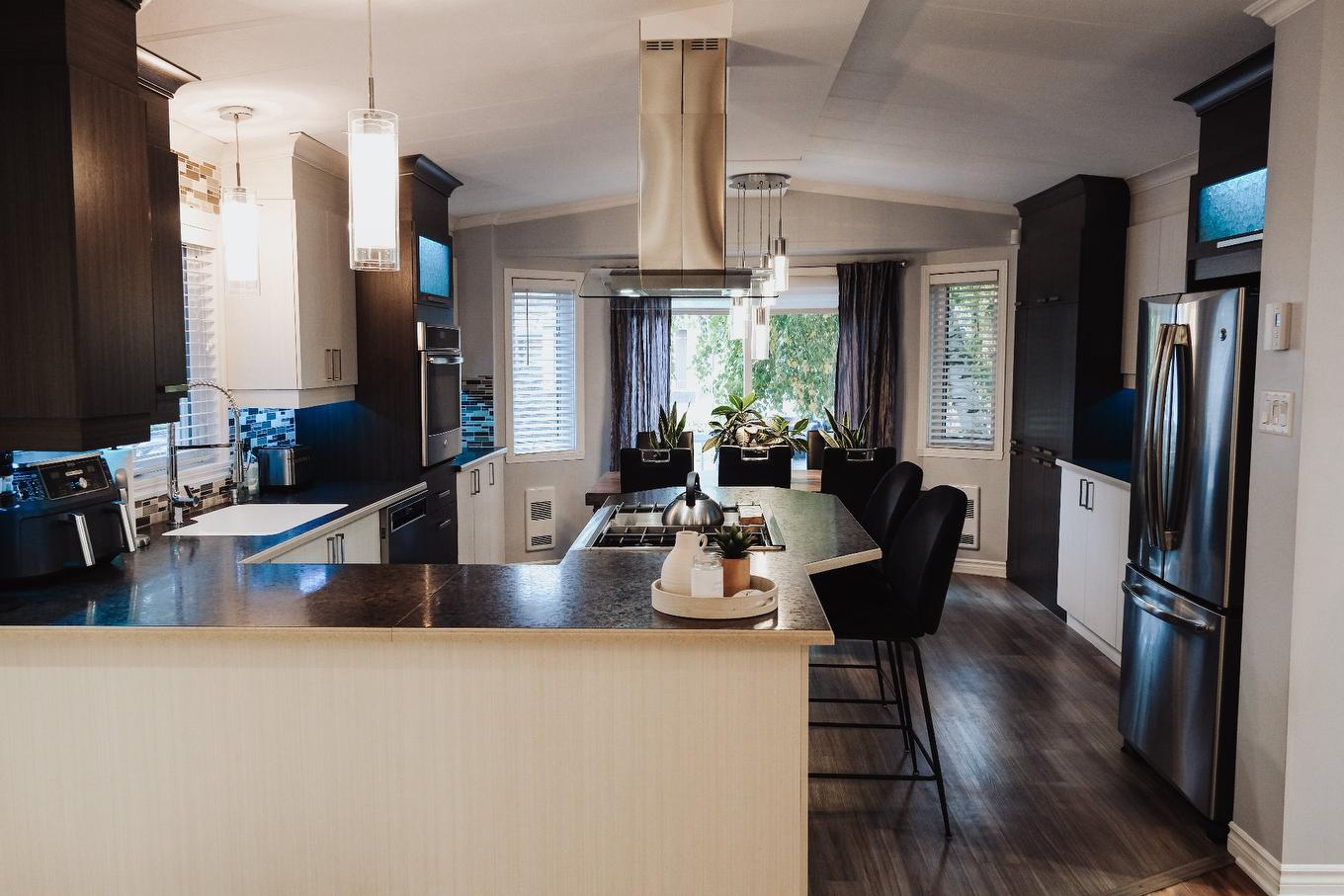 Cuisine - 93 9E Rue, Saint-Jean-Sur-Richelieu, QC - Indoor Photo Showing Other Room