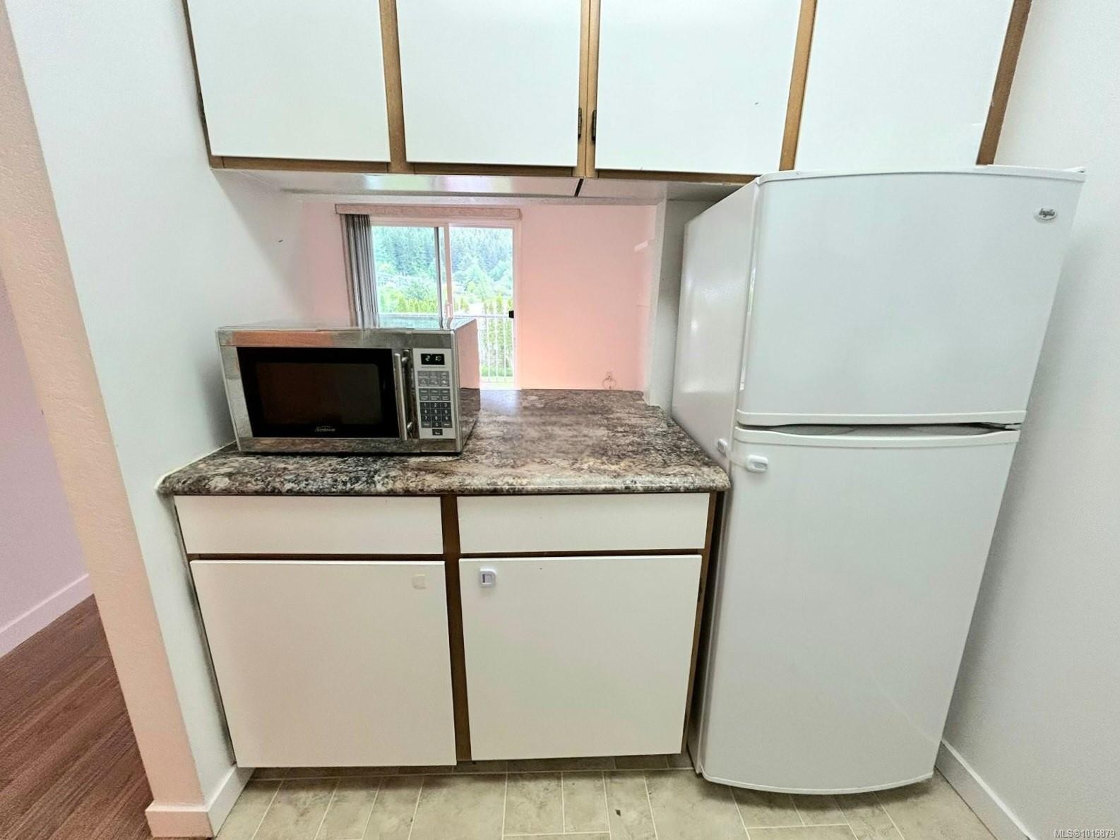 204-611 Macmillan Dr, Sayward, BC - Indoor