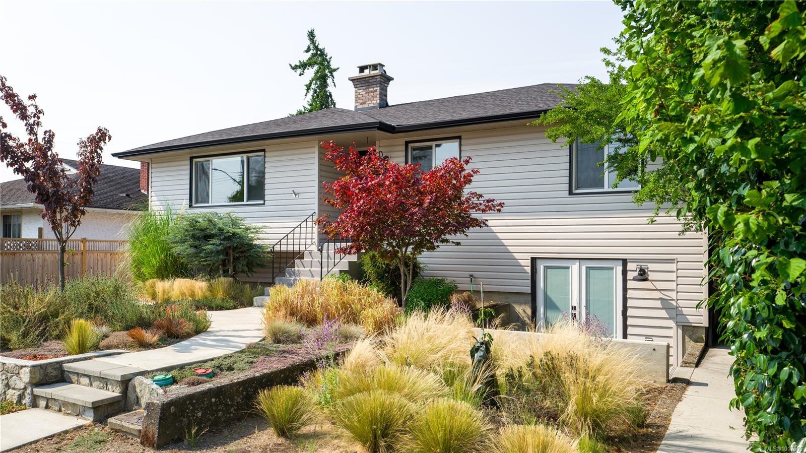 2720 Foul Bay Rd, Saanich, BC