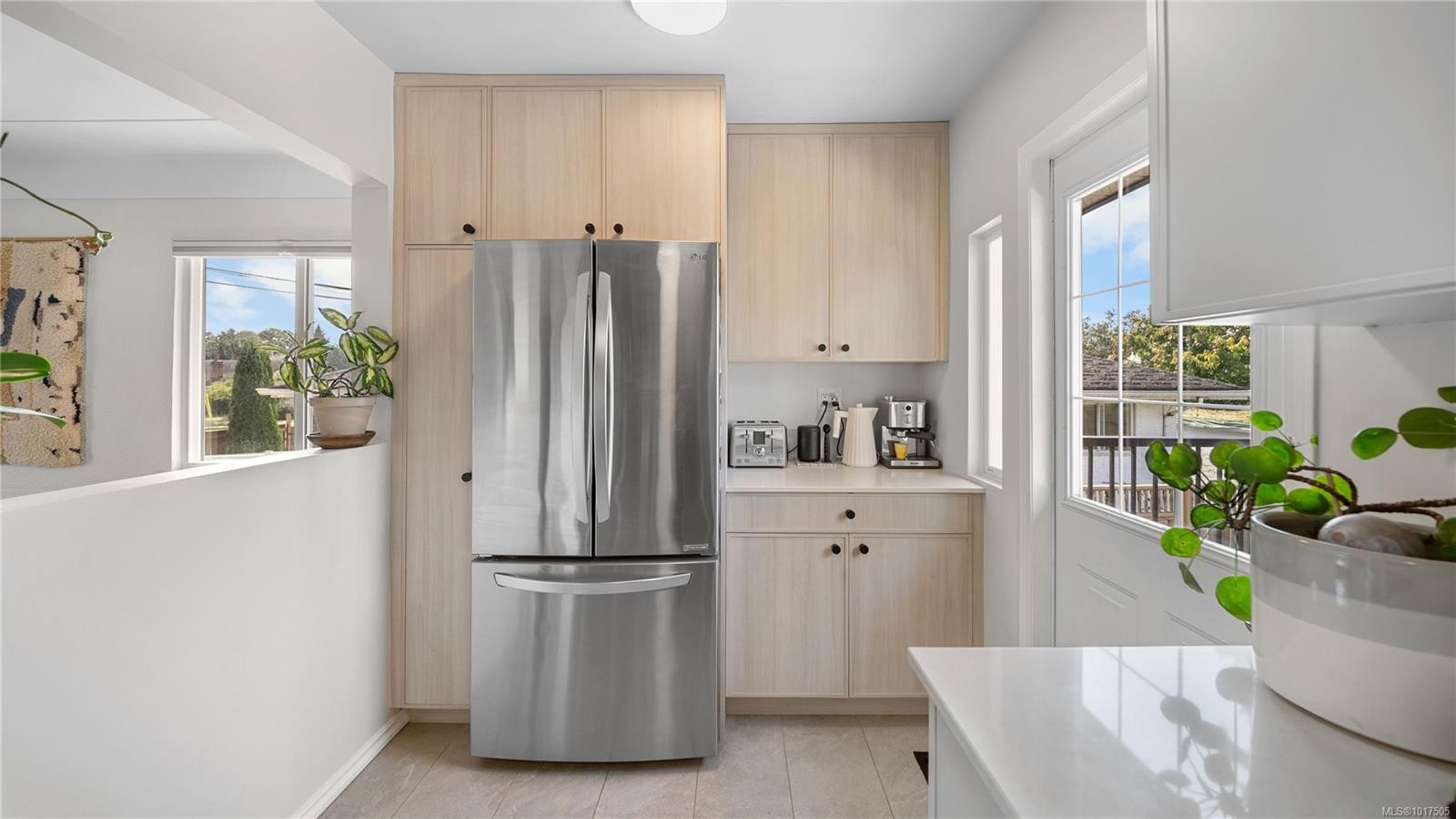 2720 Foul Bay Rd, Saanich, BC