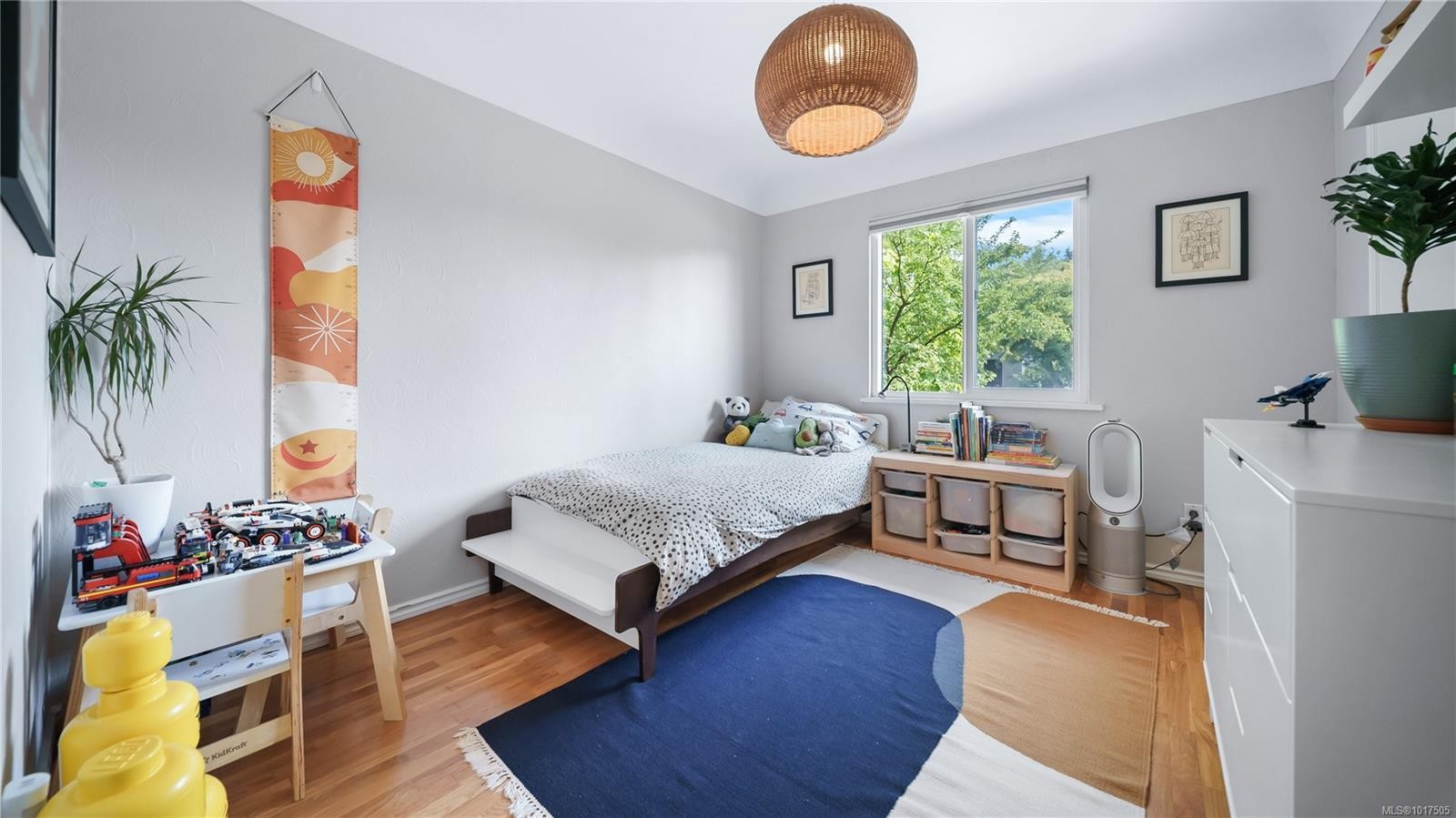 2720 Foul Bay Rd, Saanich, BC