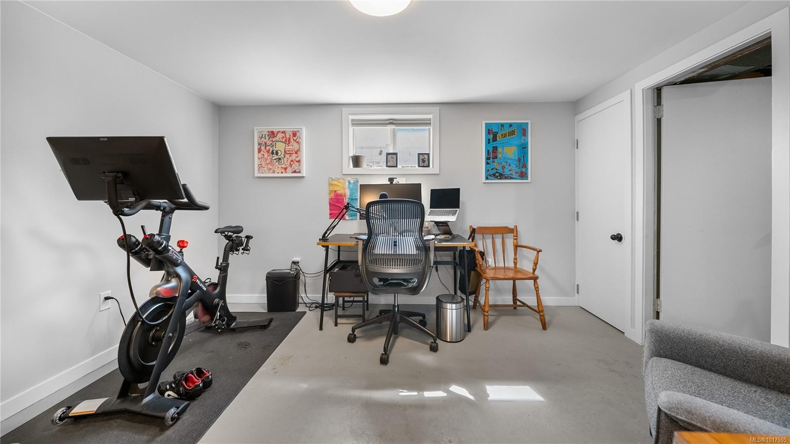 2720 Foul Bay Rd, Saanich, BC