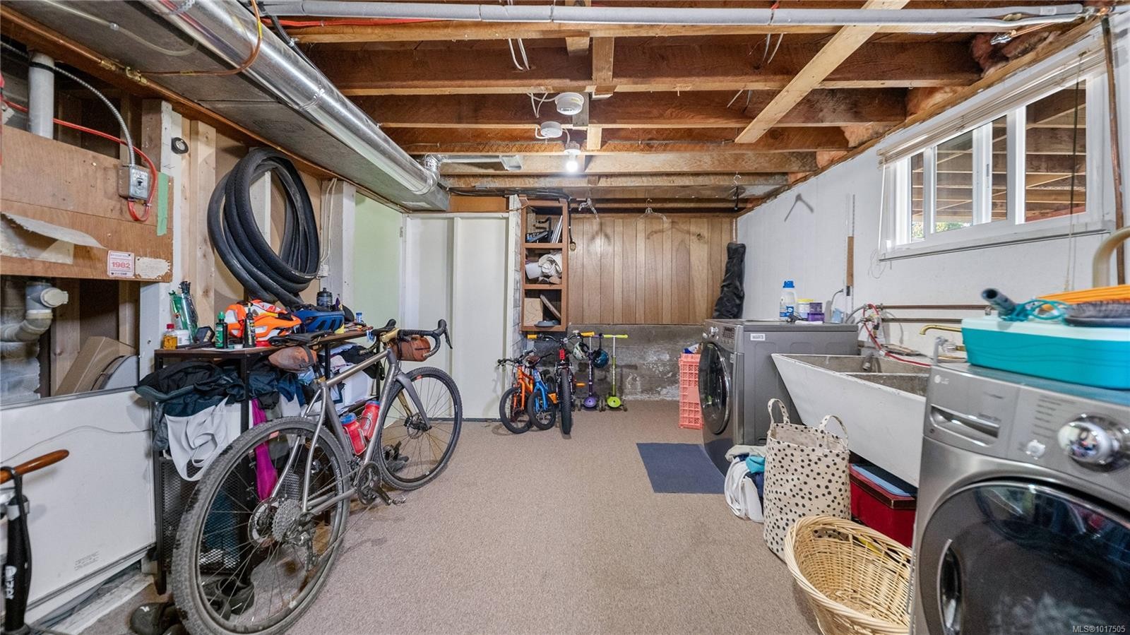 2720 Foul Bay Rd, Saanich, BC