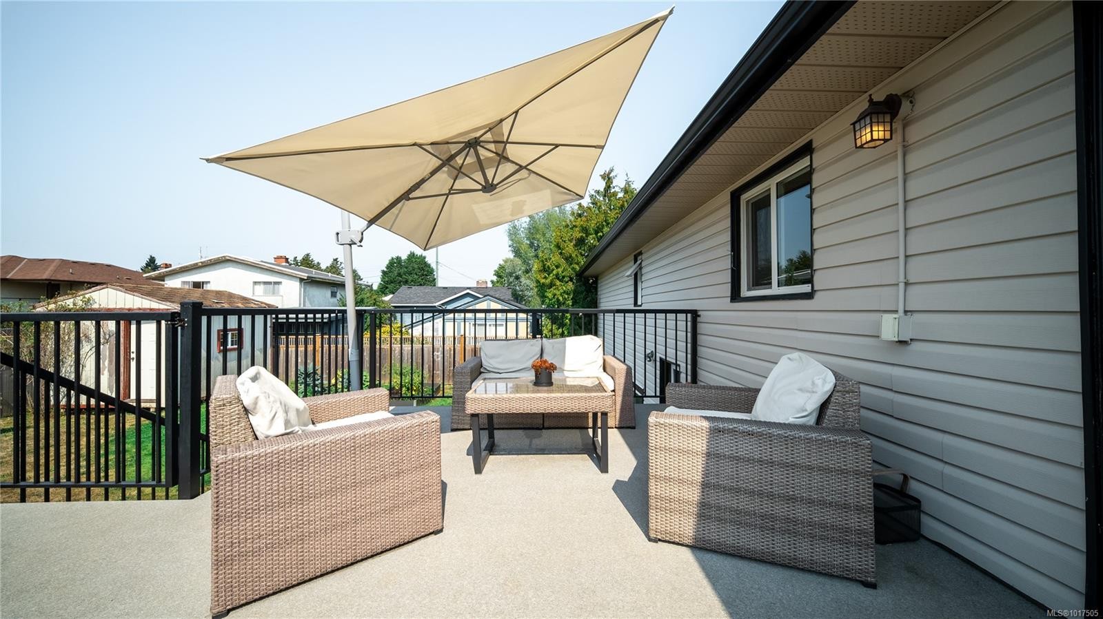 2720 Foul Bay Rd, Saanich, BC