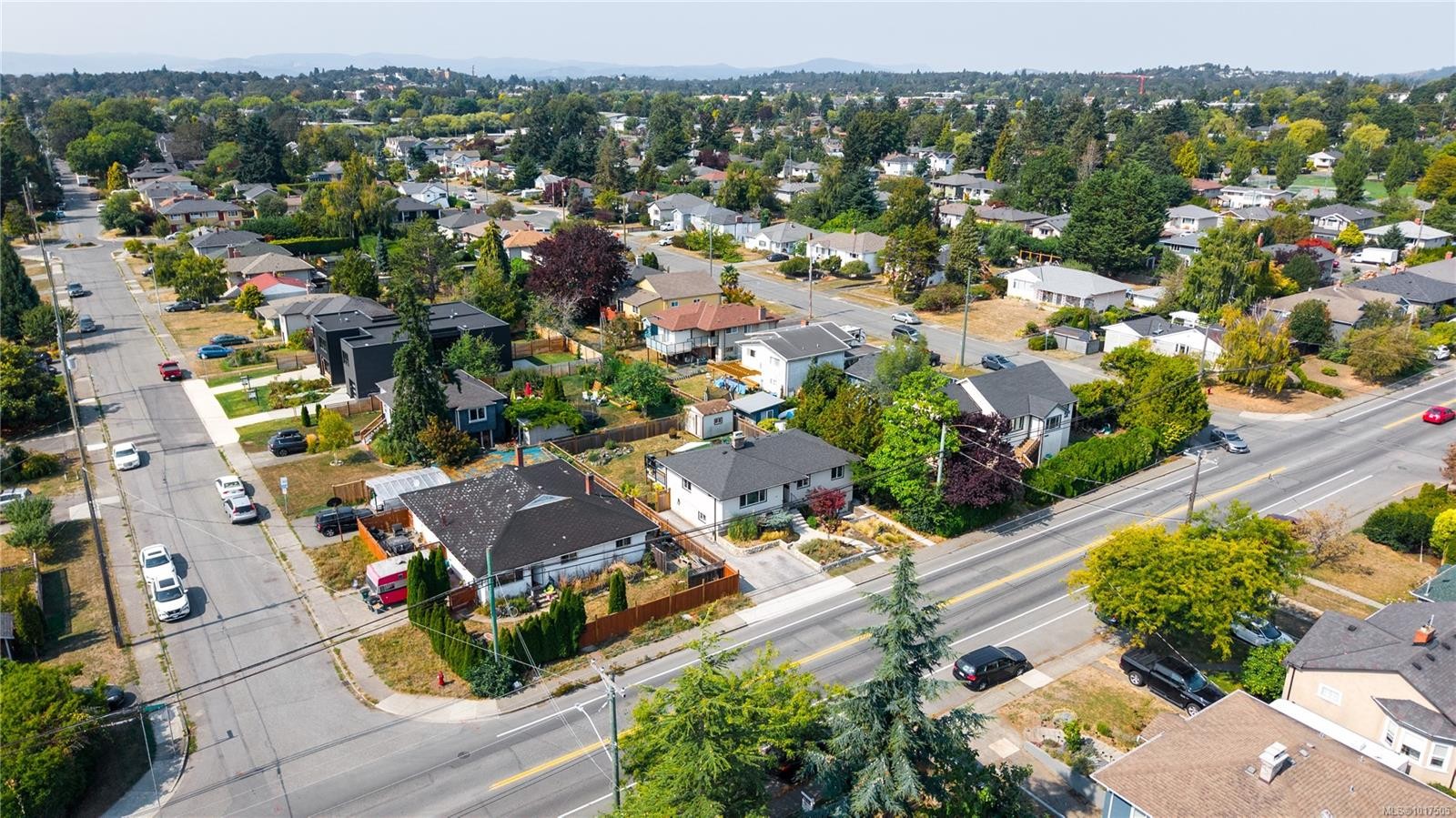 2720 Foul Bay Rd, Saanich, BC