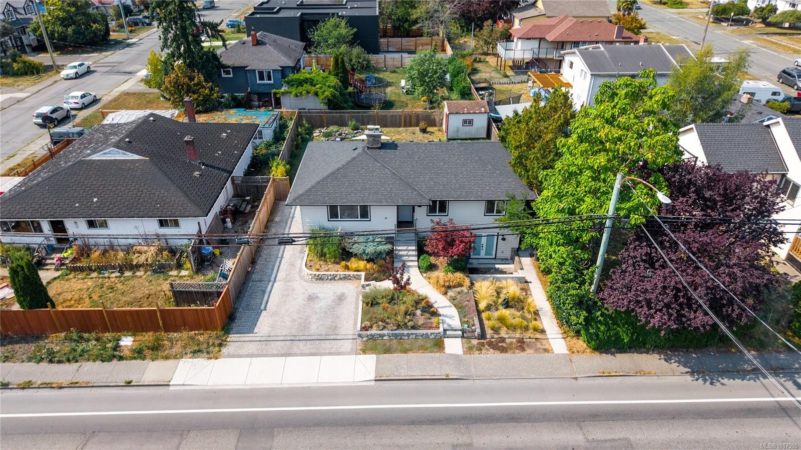 2720 Foul Bay Rd, Saanich, BC