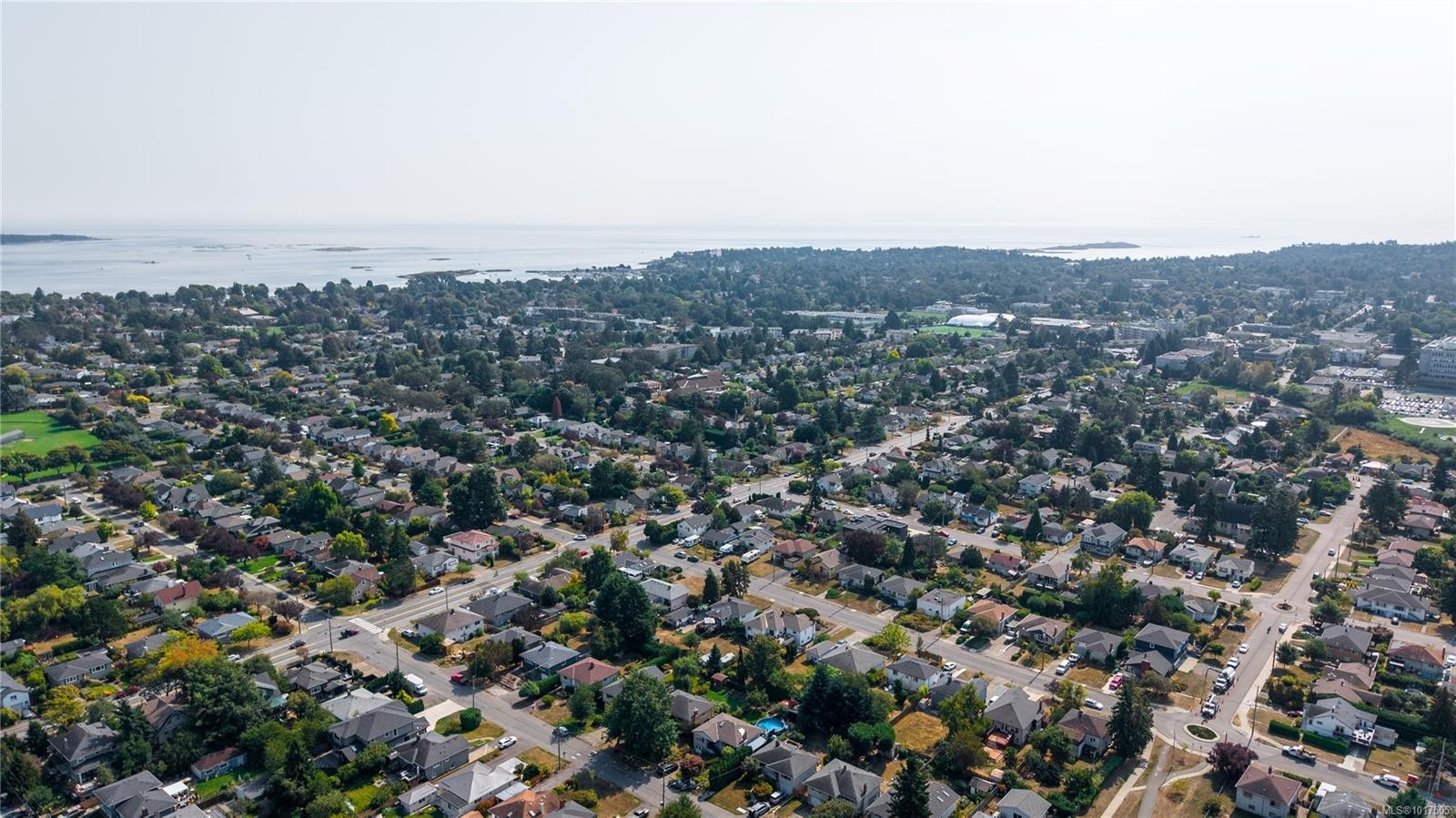 2720 Foul Bay Rd, Saanich, BC