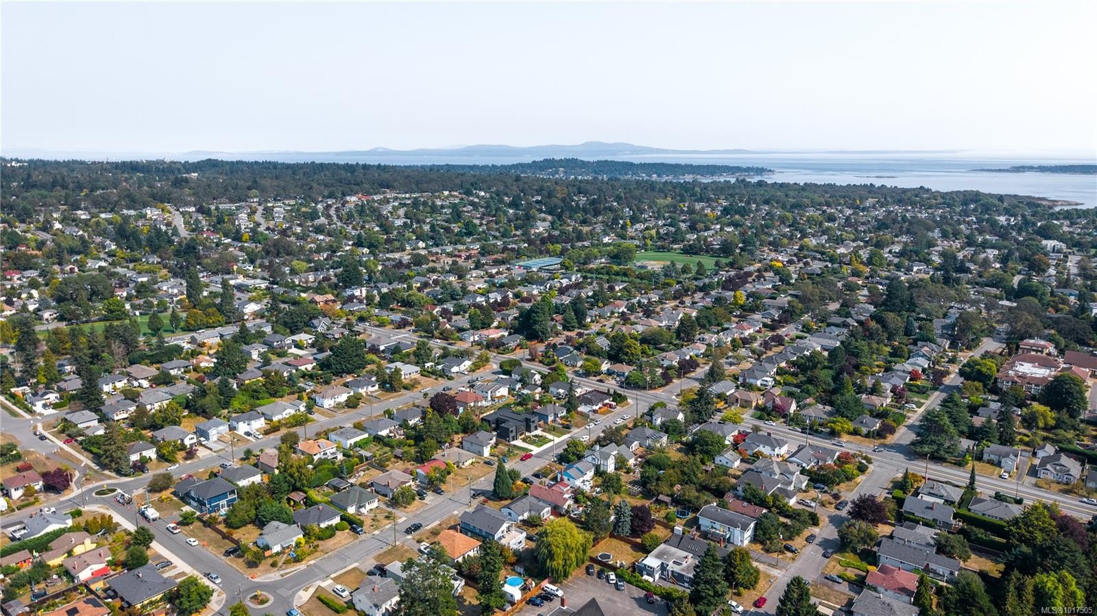 2720 Foul Bay Rd, Saanich, BC