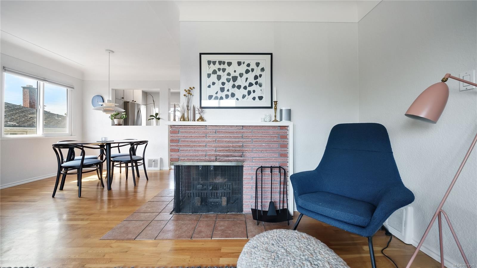 2720 Foul Bay Rd, Saanich, BC