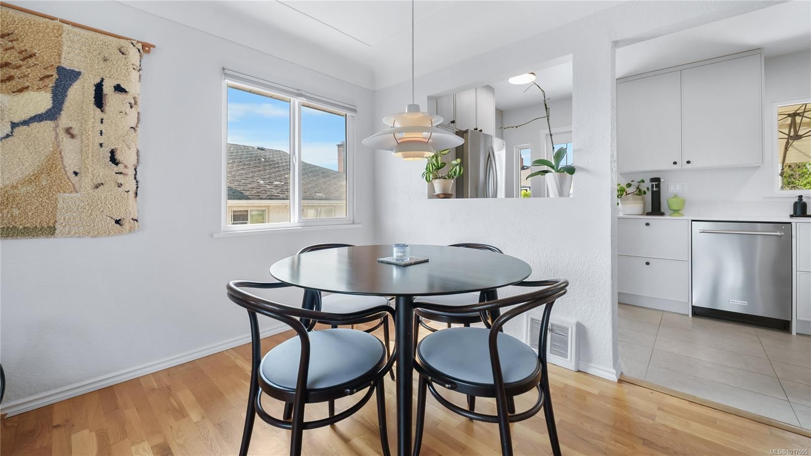 2720 Foul Bay Rd, Saanich, BC