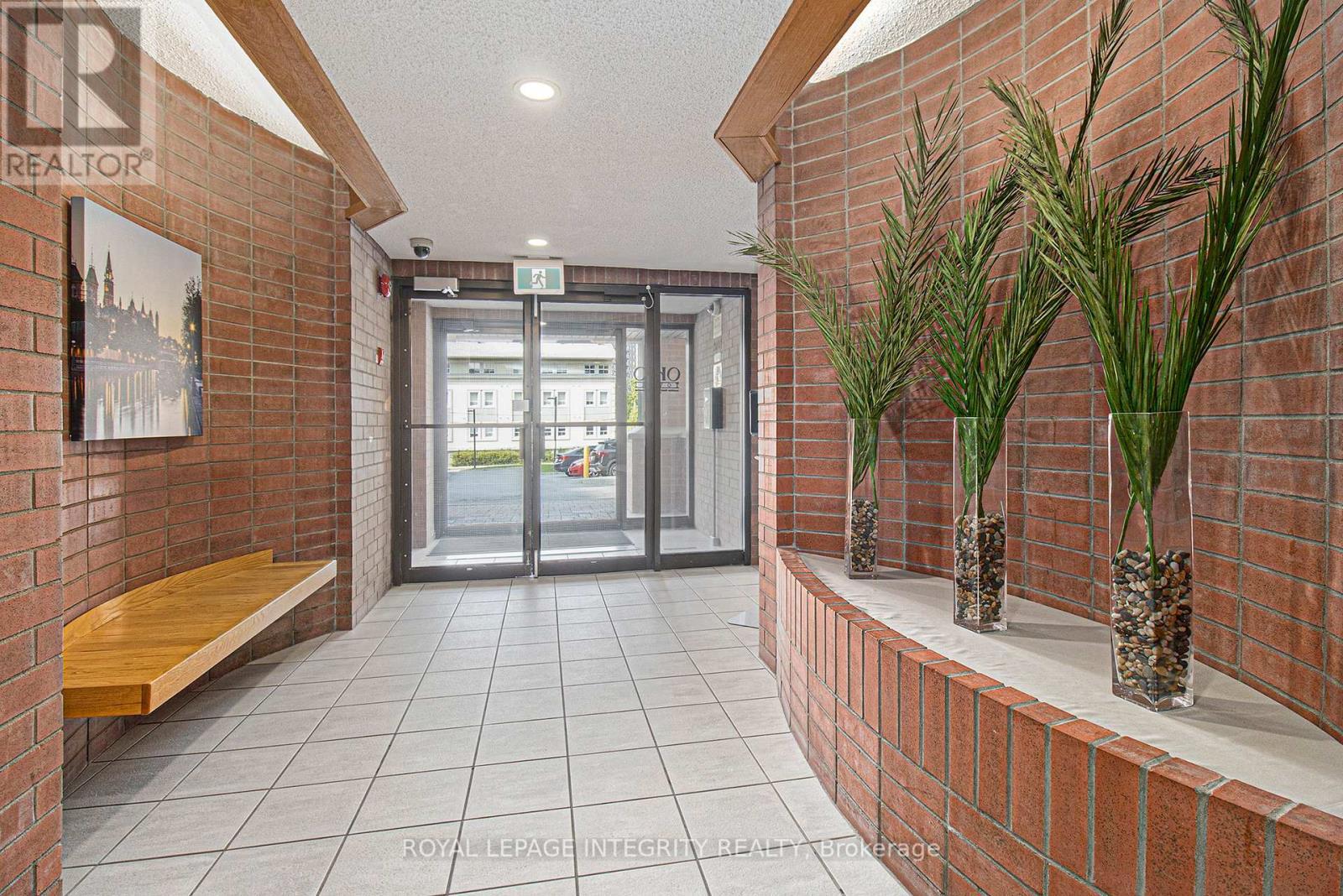 207 - 1180 Ohio Street, Ottawa, ON - Indoor Photo Showing Other Room