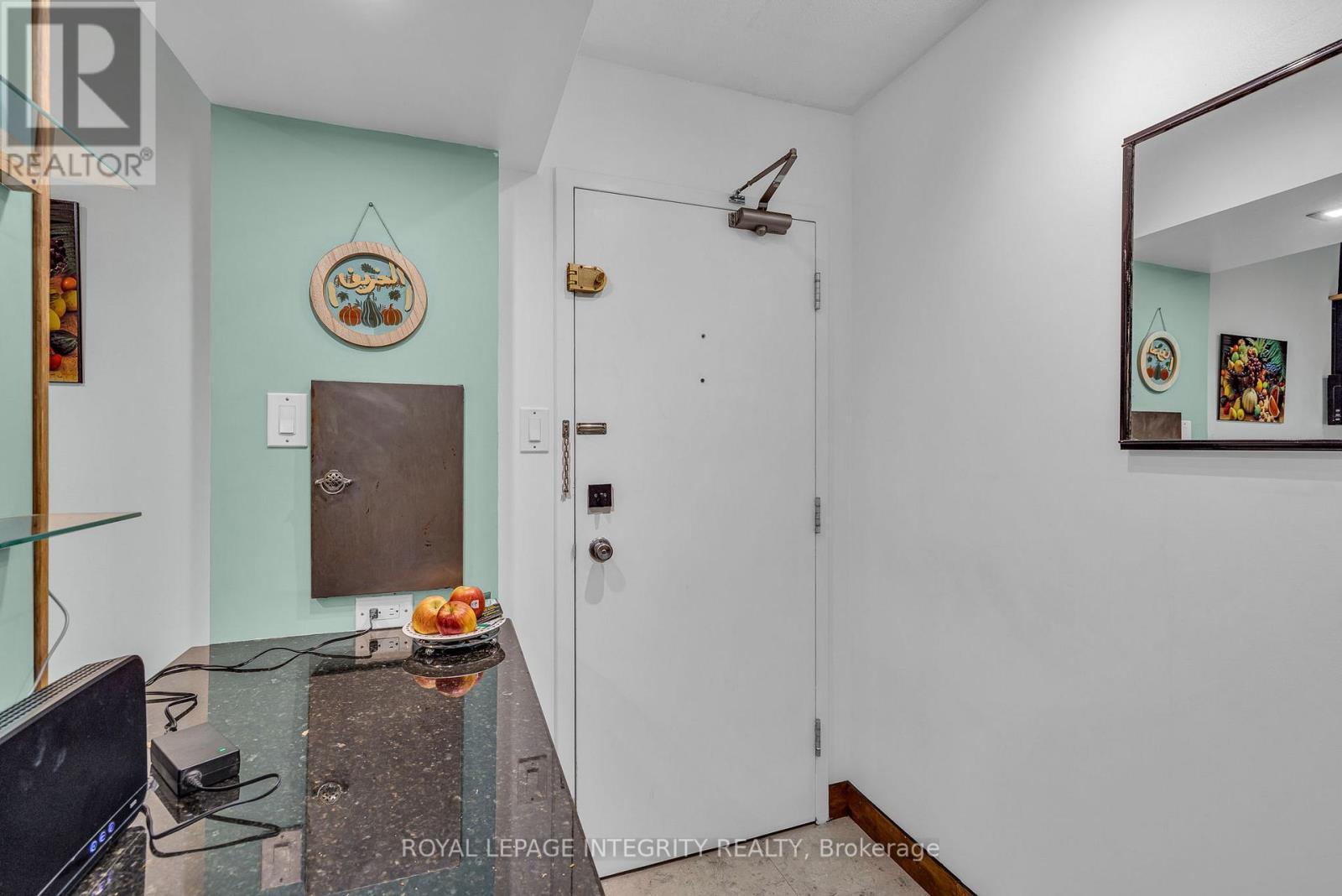 207 - 1180 Ohio Street, Ottawa, ON - Indoor