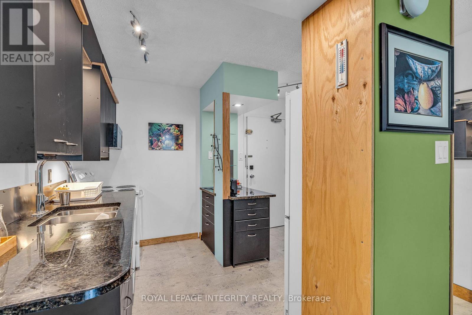 207 - 1180 Ohio Street, Ottawa, ON - Indoor