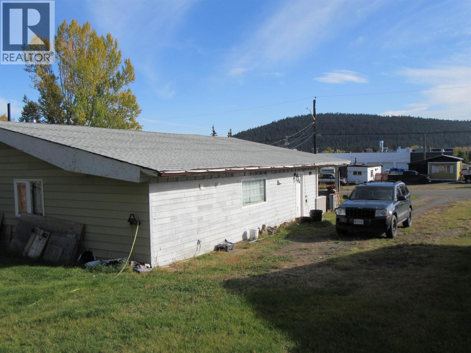 840 Scott Road, 100 Mile House, BC - Outdoor