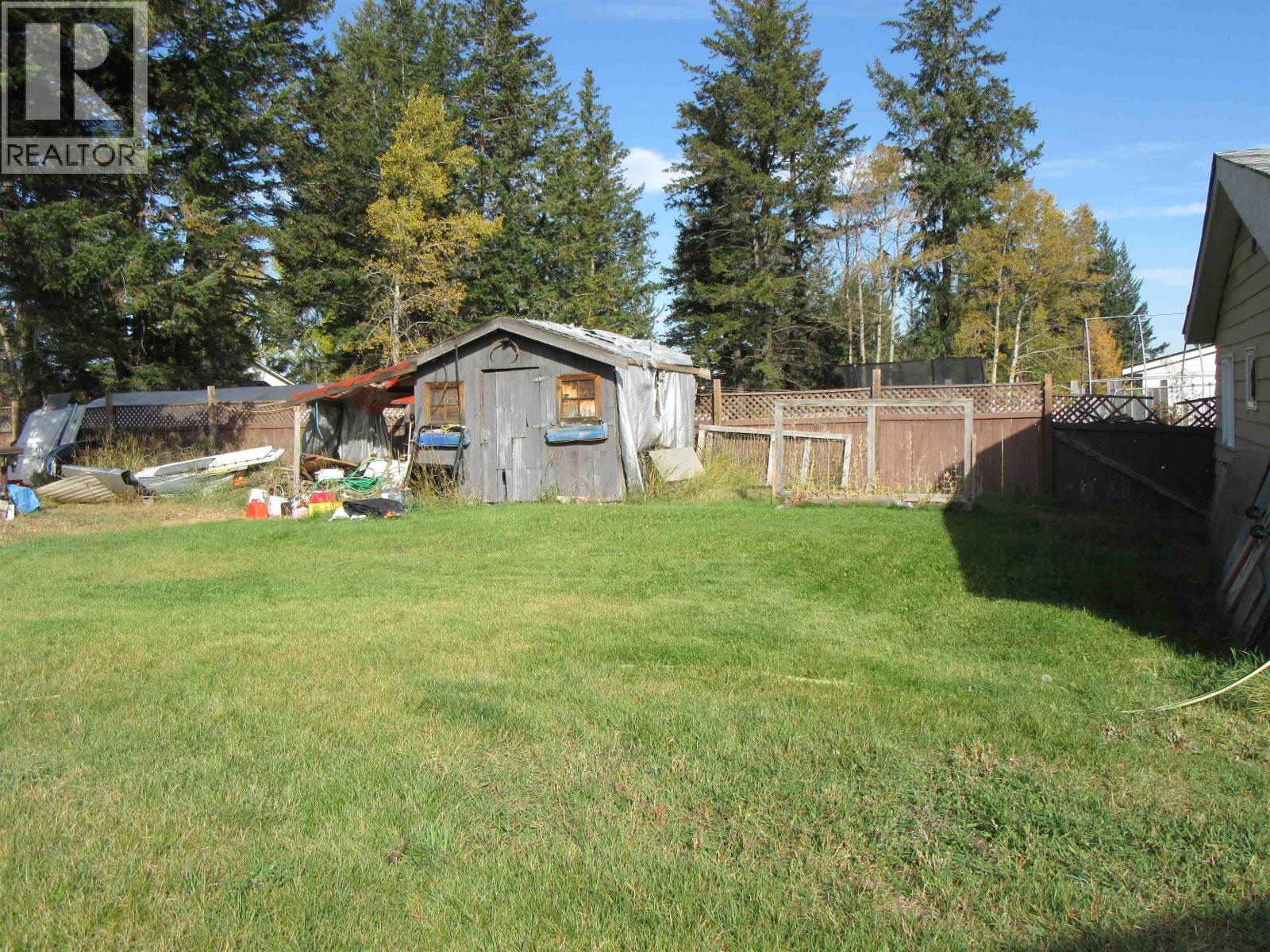840 Scott Road, 100 Mile House, BC - Outdoor