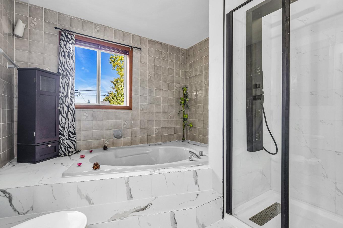 Salle de bains - 17711 Rue Antoine-Faucon, Montréal (Pierrefonds-Roxboro), QC - Indoor Photo Showing Bathroom