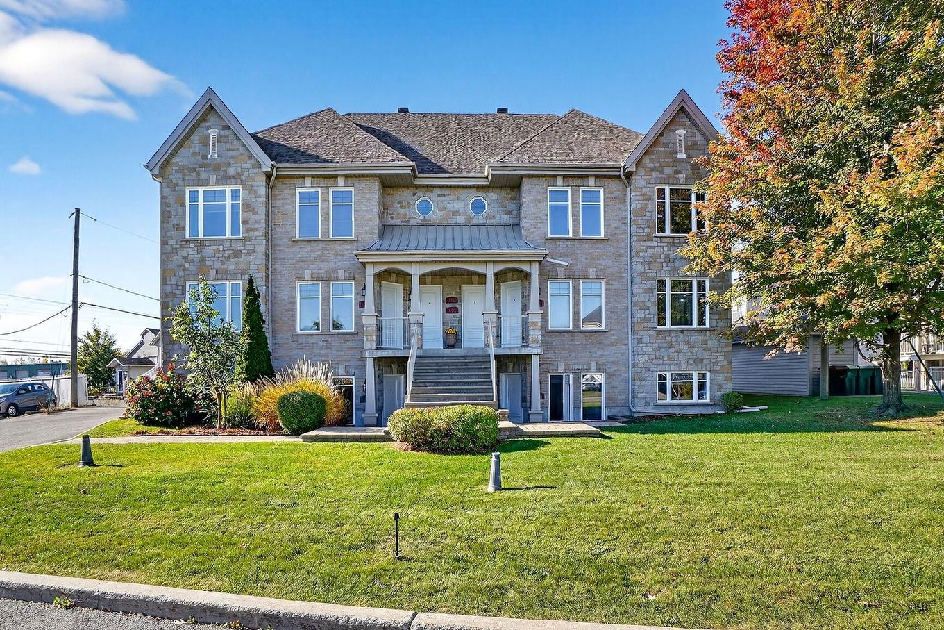 Frontage - 108 Rue Proulx, Saint-Joseph-Du-Lac, QC - Outdoor With Facade