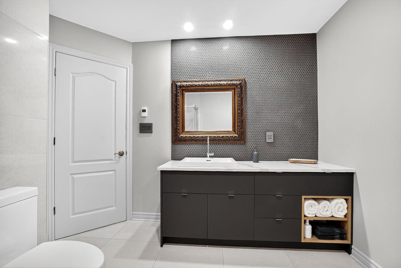 Bathroom - 108 Rue Proulx, Saint-Joseph-Du-Lac, QC - Indoor Photo Showing Bathroom