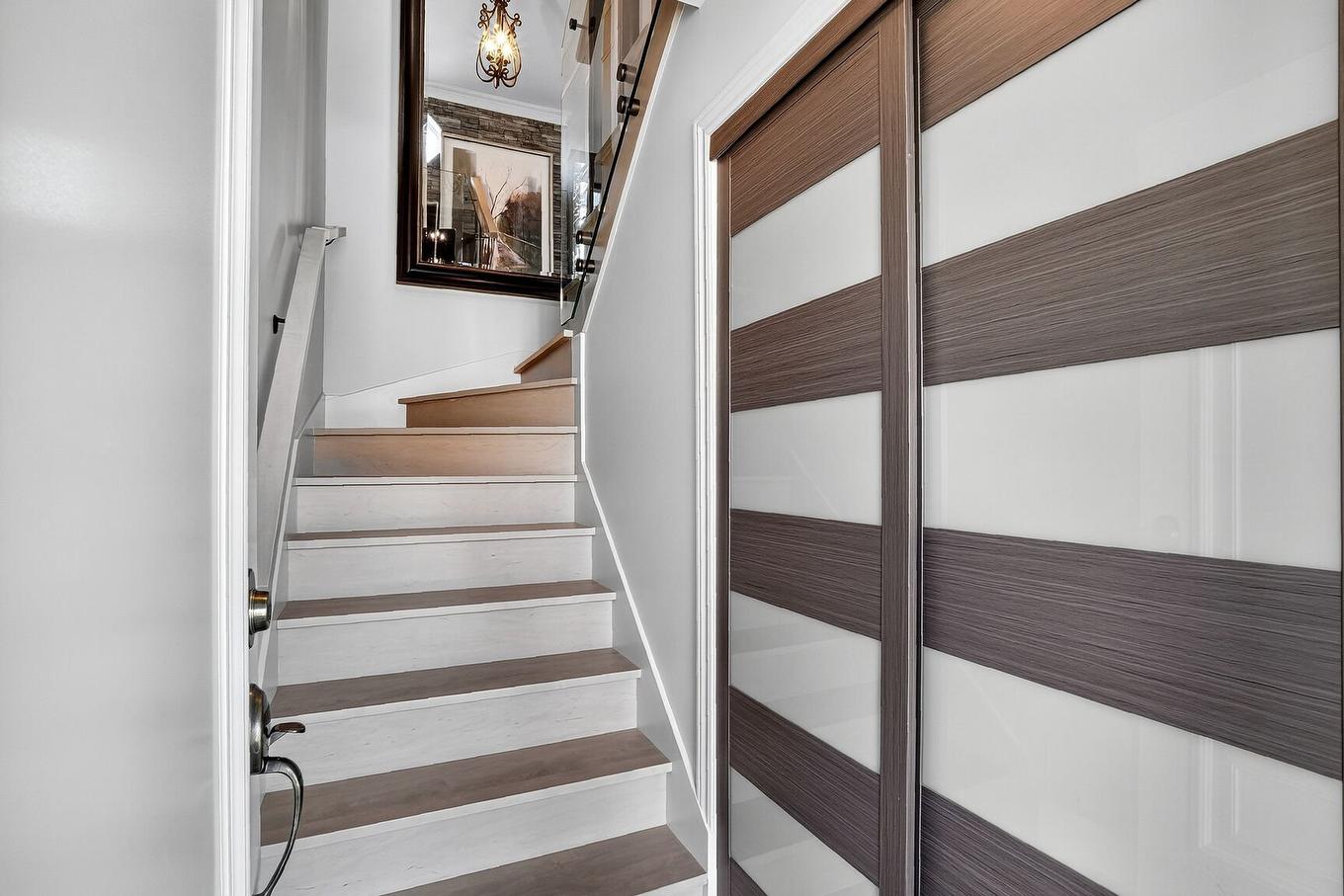 Hall - 108 Rue Proulx, Saint-Joseph-Du-Lac, QC - Indoor Photo Showing Other Room