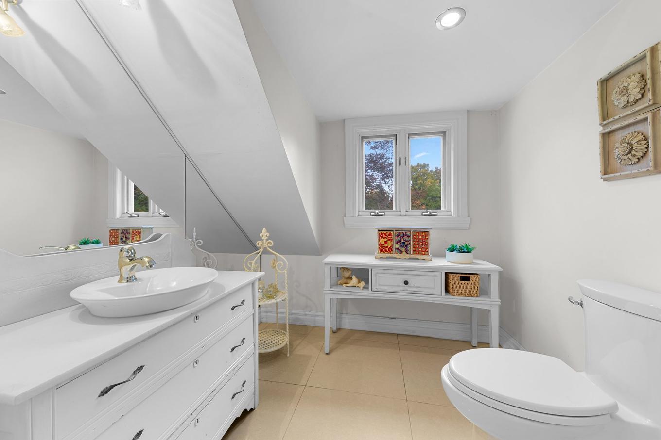 Powder room - 1722 Rue Dupuis, Saint-Jean-Sur-Richelieu, QC - Indoor Photo Showing Bathroom