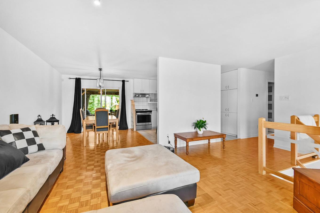 Vue d'ensemble - 358 Boul. Cardinal-Léger, Pincourt, QC - Indoor Photo Showing Other Room With Fireplace