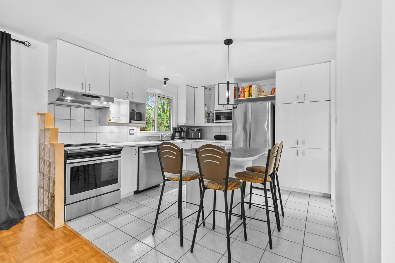 Cuisine - 358 Boul. Cardinal-Léger, Pincourt, QC - Indoor Photo Showing Kitchen