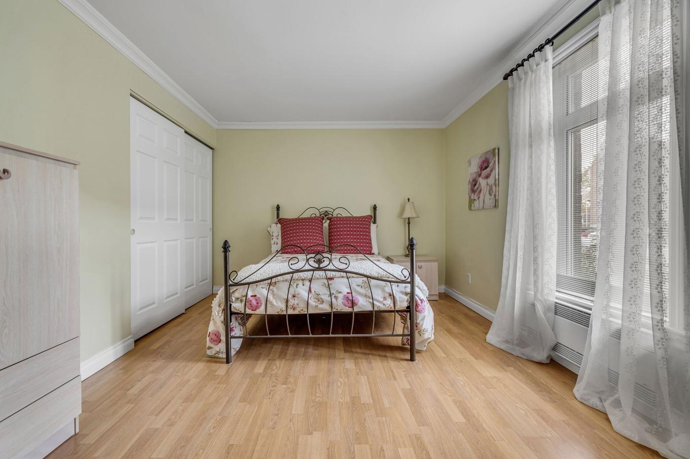 Chambre à coucher - 1-906 Rue Bourdages, Québec (Les Rivières), QC - Indoor Photo Showing Bedroom