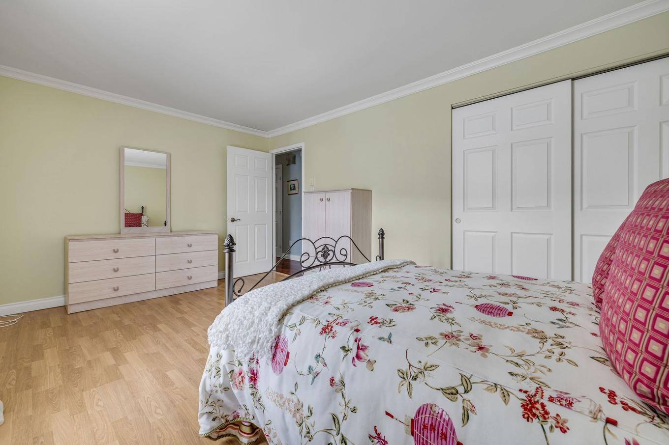 Chambre à coucher - 1-906 Rue Bourdages, Québec (Les Rivières), QC - Indoor Photo Showing Bedroom