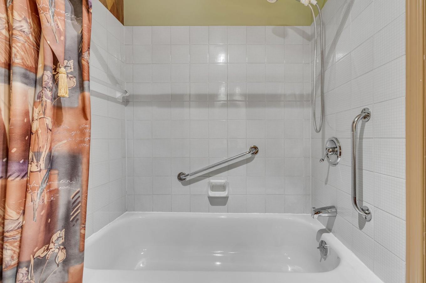 Salle de bains - 1-906 Rue Bourdages, Québec (Les Rivières), QC - Indoor Photo Showing Bathroom