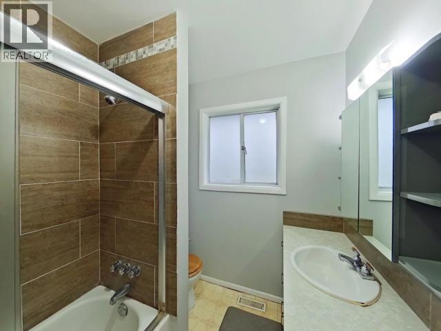 4600 Redonda Ave, Powell River, BC - Indoor Photo Showing Bathroom