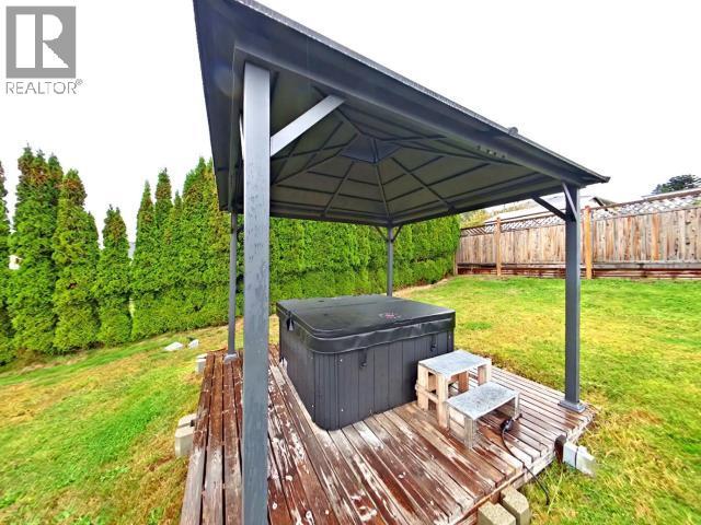 4600 Redonda Ave, Powell River, BC - Outdoor With Deck Patio Veranda
