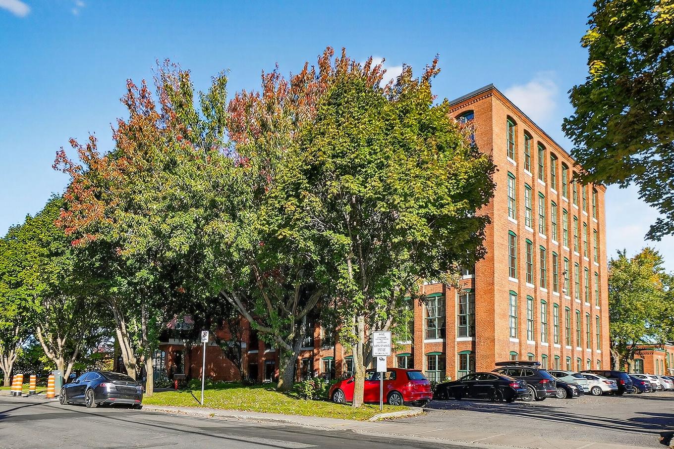 Frontage - 105-201 Rue St-Louis, Saint-Jean-Sur-Richelieu, QC - Outdoor