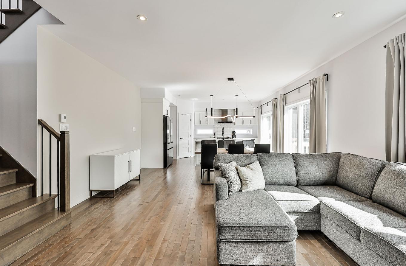 Living room - 885 Rue Du Faubourg, Saint-Jérôme, QC - Indoor Photo Showing Living Room