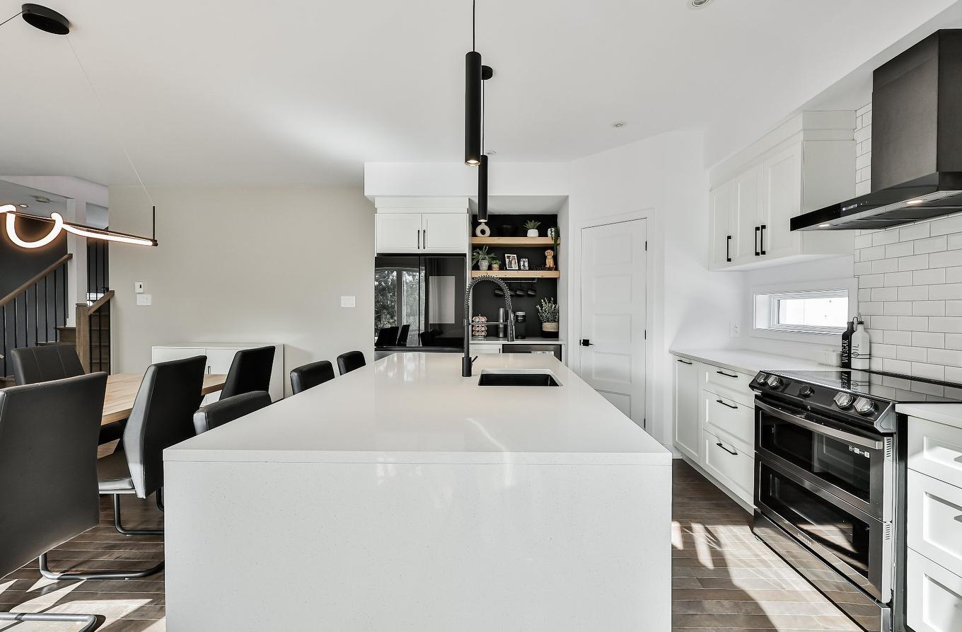 Kitchen - 885 Rue Du Faubourg, Saint-Jérôme, QC - Indoor Photo Showing Kitchen With Upgraded Kitchen