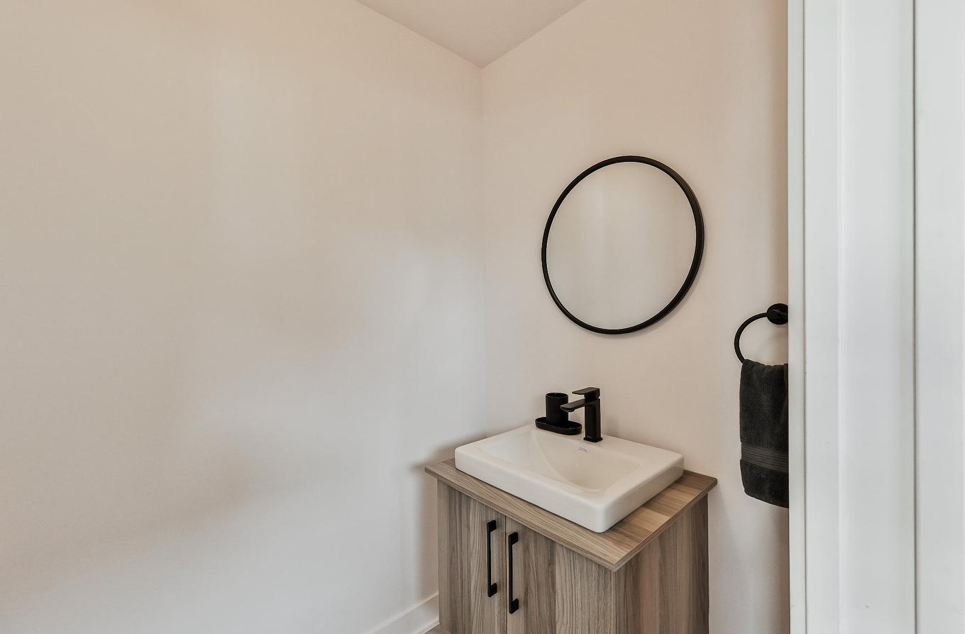 Powder room - 885 Rue Du Faubourg, Saint-Jérôme, QC - Indoor Photo Showing Other Room