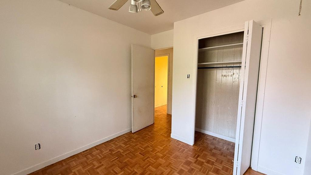 Chambre à coucher - 35 Place Vadenais, Saint-Charles-Borromée, QC - Indoor Photo Showing Other Room