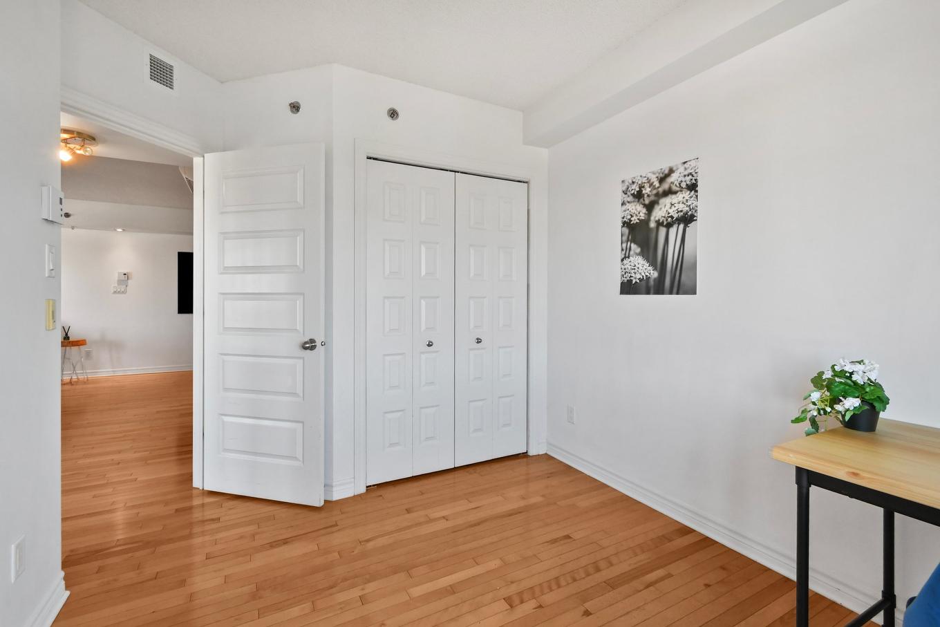 Chambre à coucher - 404-6550 Boul. Henri-Bourassa O., Montréal (Saint-Laurent), QC - Indoor Photo Showing Other Room